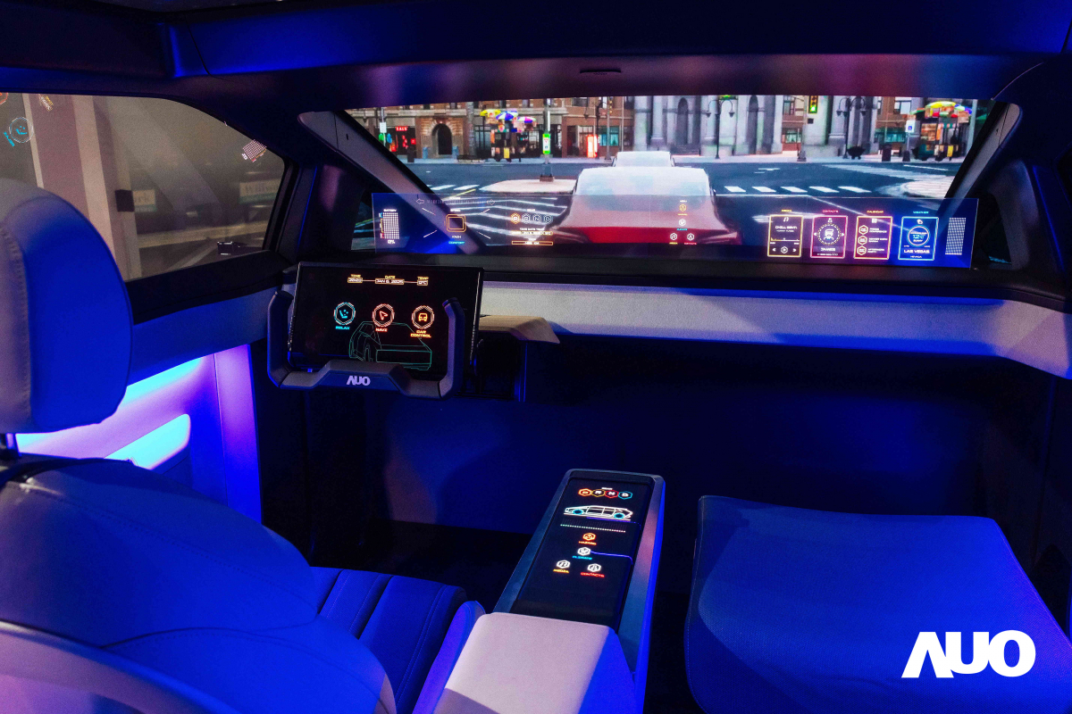 XPJ·(中国区)官方新一代智慧座艙Smart Cockpit 2025的Micro LED創新顯示應用中，47.5吋無界透明顯示介面與14.3吋多變形態中控顯示，兩項產品獲得2025智慧顯示應用大賞的智慧移動獎，提供全新的人機互動體驗